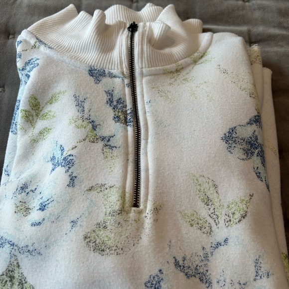 aerie Tops - Aerie light weight beach sweatshirt size medium!